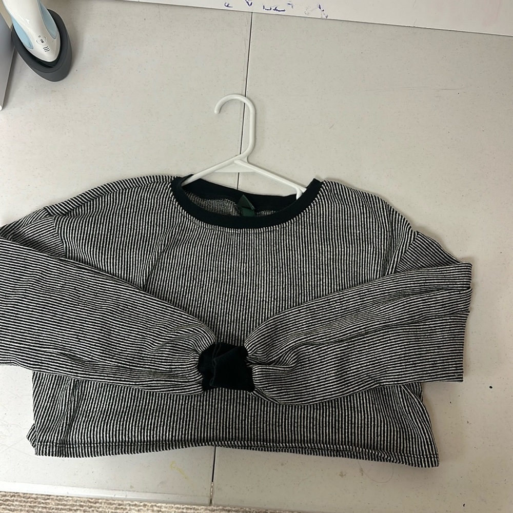 Cropped Long Sleeve Tee